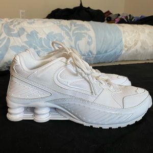 All white Nike shox